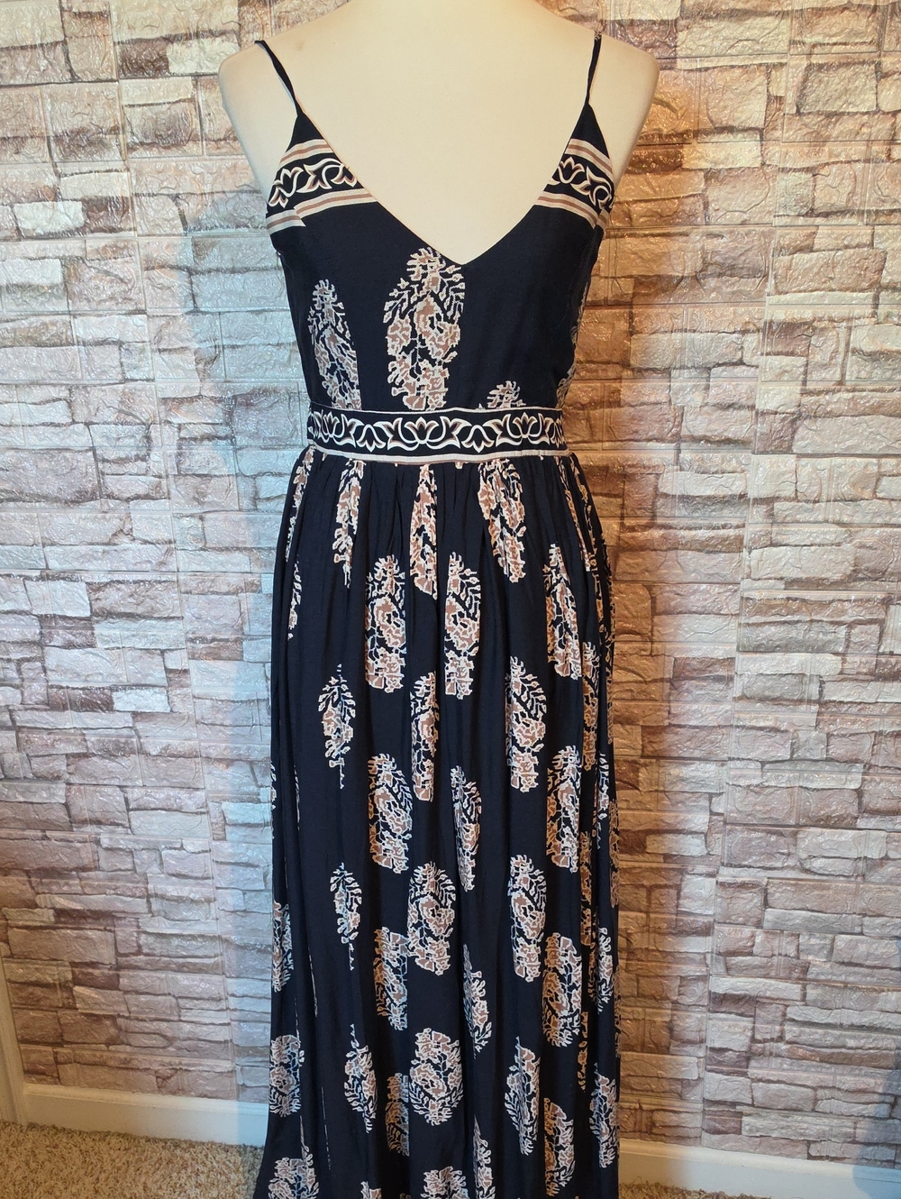 Dress Day Navy Floral Maxi Dress with Spaghetti Straps Brand New